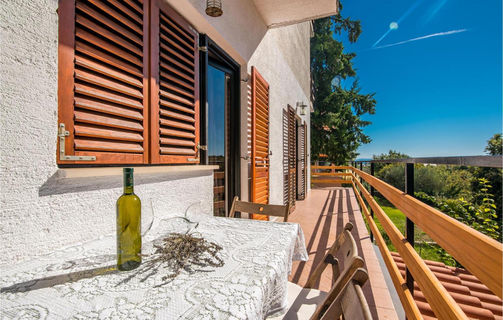 Gorgeous Apartment In Krk With Kitchen คิร์ก ภายนอก รูปภาพ