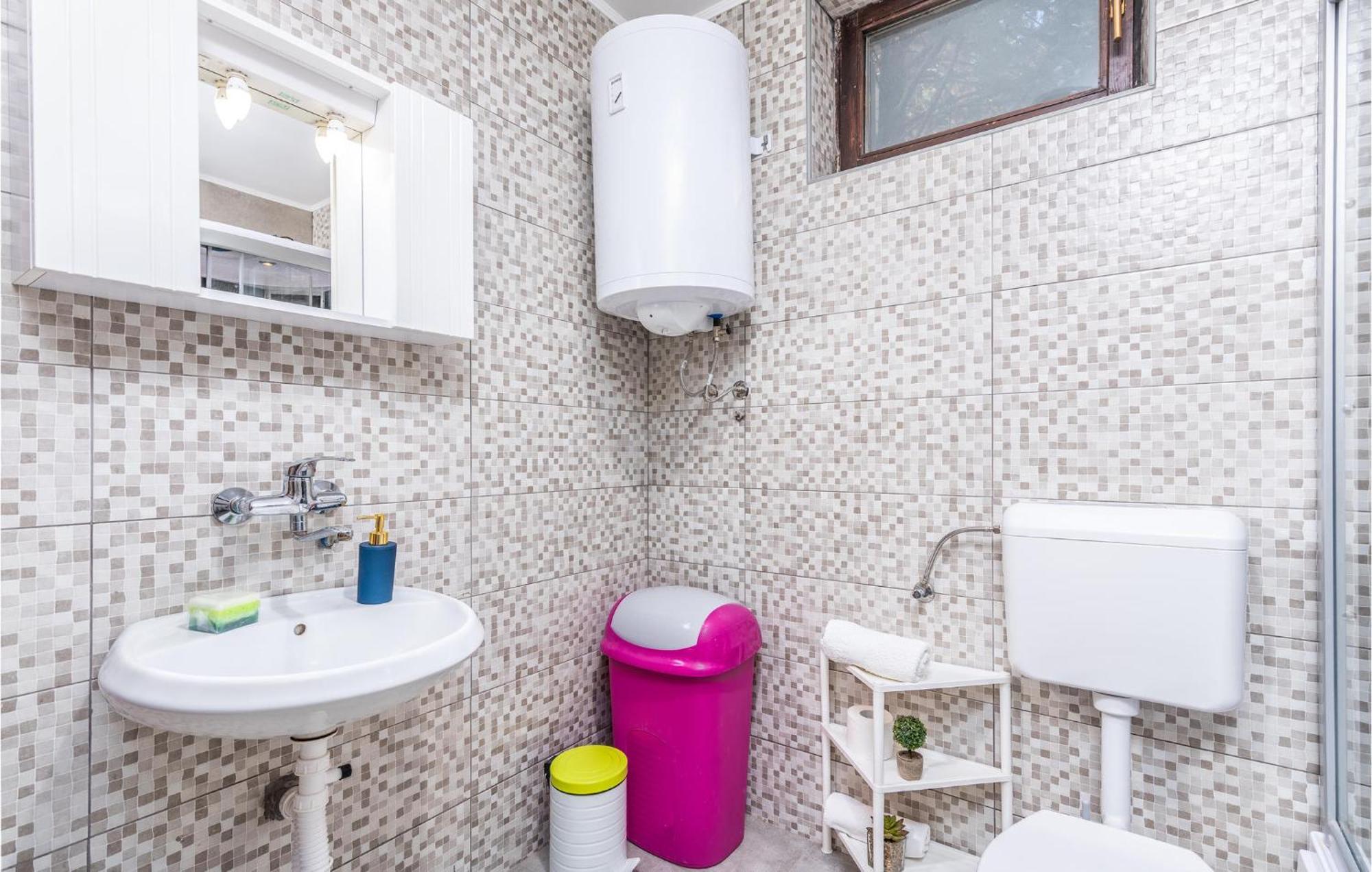 Gorgeous Apartment In Krk With Kitchen คิร์ก ภายนอก รูปภาพ